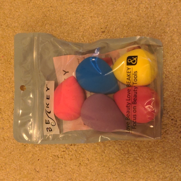 New! Cosmetic travel bag and cosmetic tools set - Picture 10 of 15